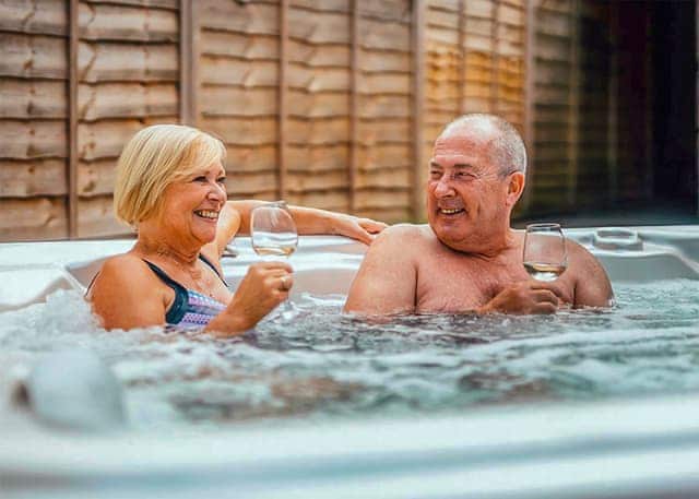 Limetree Lodge 2 Hot Tub - Wooler Riverside Holiday Park, Wooler