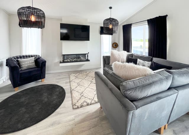 Hazel Lodge - Rookery Manor Lodges, Edingworth