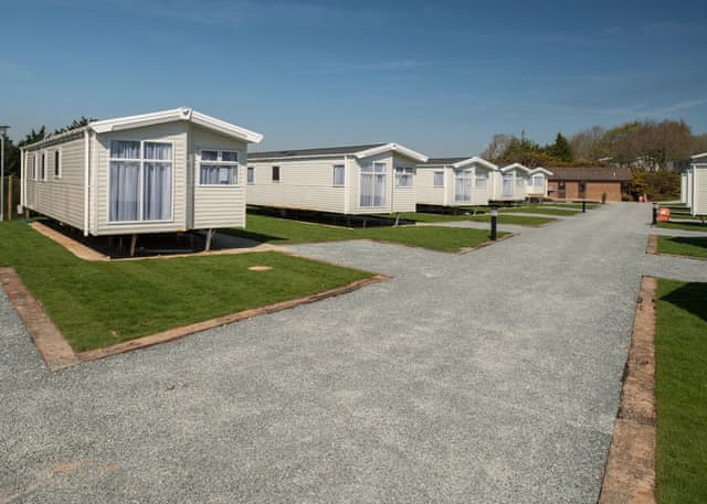 Typical Superior Caravan 2 | 4 Berth Superior Caravan A - The Lakes Rookley, Rookley Village