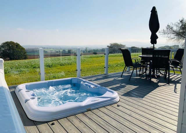 6 Berth Luxury Caravan 3 Bed with Hot Tub A (Pet) - The Lakes Rookley, Rookley Village