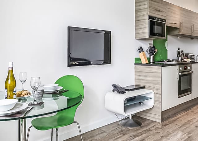 2 berth superior lakeside apartment - Retallack Resort and Spa, St Columb Major