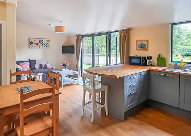 Gloria - Riverside Cabins, Shrewsbury