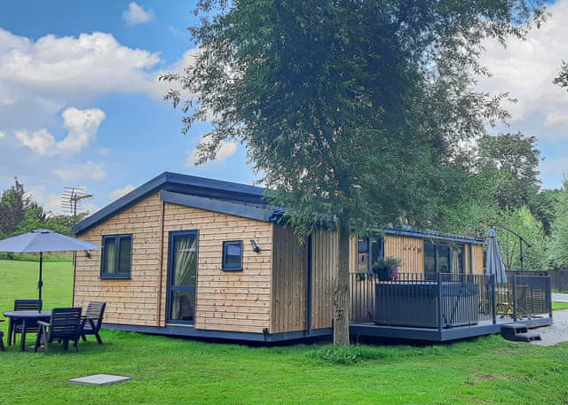 Caesar - Riverside Cabins, Shrewsbury