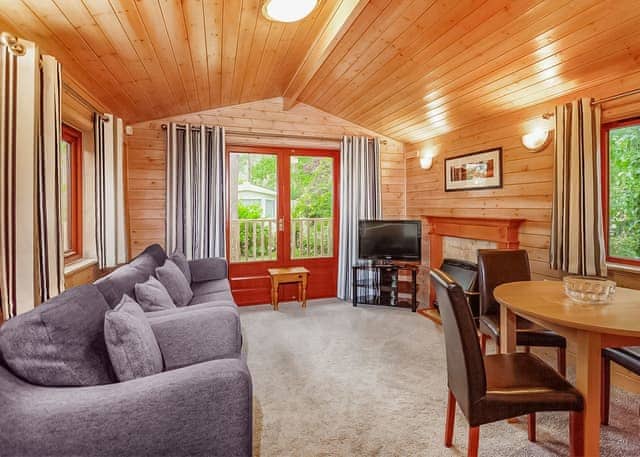 6 Berth Comfort Lodge 3 Bed Pet - Sandy Balls Holiday Village, Godshill, Fordingbridge