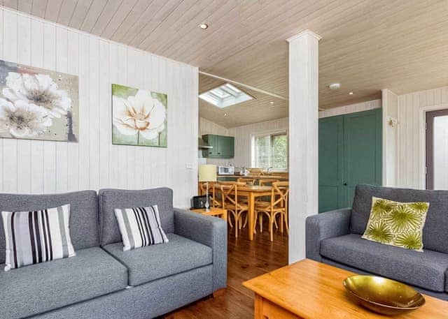 Vista Lodge 4-6 Pet - Sandy Balls Holiday Village, Godshill, Fordingbridge