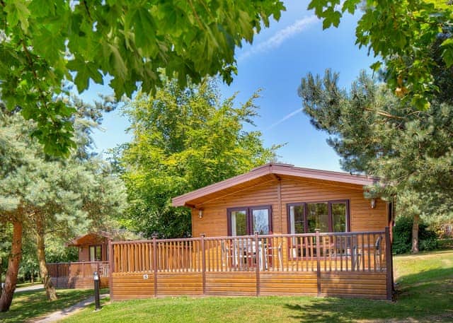 Tissington Classic Vogue 3 (Pet) - Sandybrook Lodges, Ashbourne