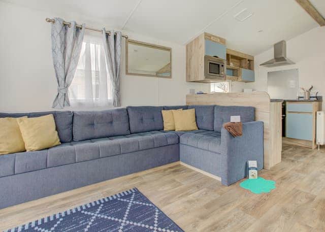 Holywell Deluxe 3 Bed Hot Tub (Pet) - St Agnes Holiday Park, Blackwater, St Agnes