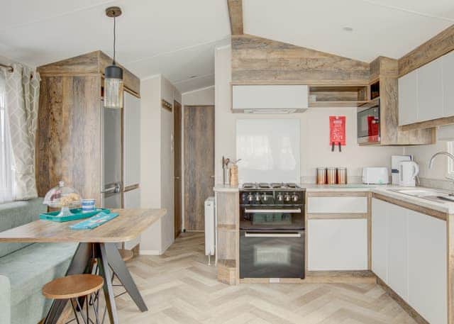 Perranporth 2 Bed  Hot Tub (Pet) - St Agnes Holiday Park, Blackwater, St Agnes