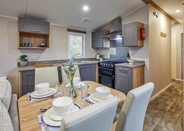 Chapel Porth Deluxe 2 Bed Hot Tub - St Agnes Holiday Park, Blackwater, St Agnes