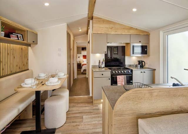 Porthtowan Platinum 2 Bed Hot Tub (Pet) - St Agnes Holiday Park, Blackwater, St Agnes