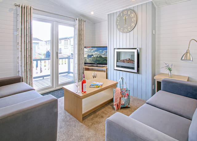 Select Lodge Plus 3 (Pet) - Shorefield Country Park, Milford-on-Sea, Nr Lymington