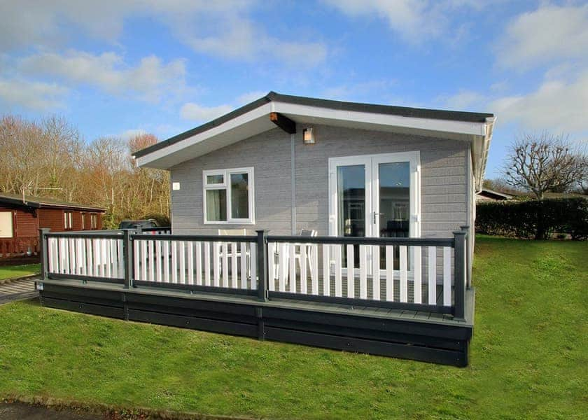 Select Lodge Plus 3 - Shorefield Country Park, Milford-on-Sea, Nr Lymington