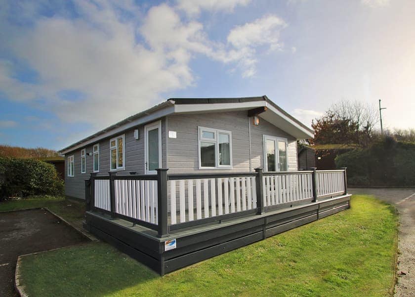 Select Lodge Plus 4 - Shorefield Country Park, Milford-on-Sea, Nr Lymington