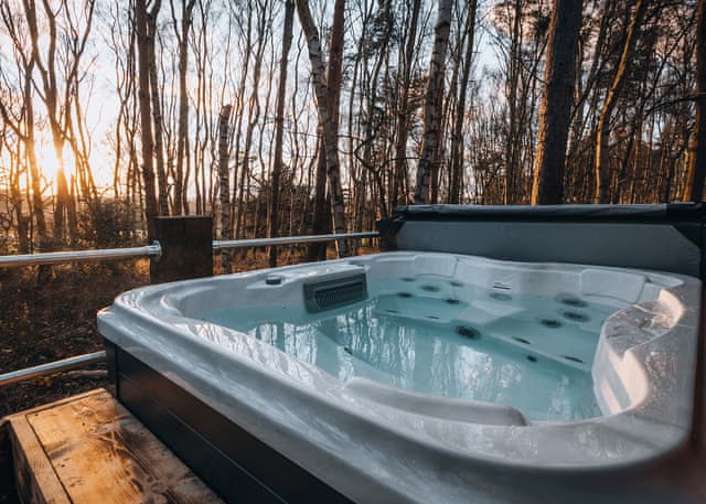 Sherwood Maid Marion 12 Bed - Sherwood Castle Holiday Forest, Sherwood Forest, Rufford