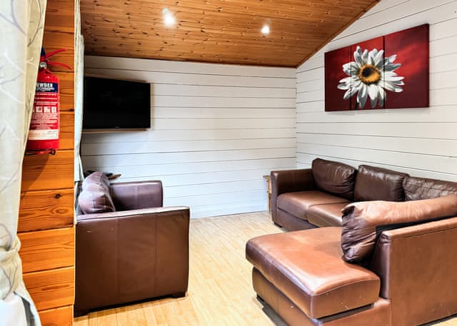 Loxley Pet 37 - Sherwood Castle Holiday Forest, Sherwood Forest, Rufford