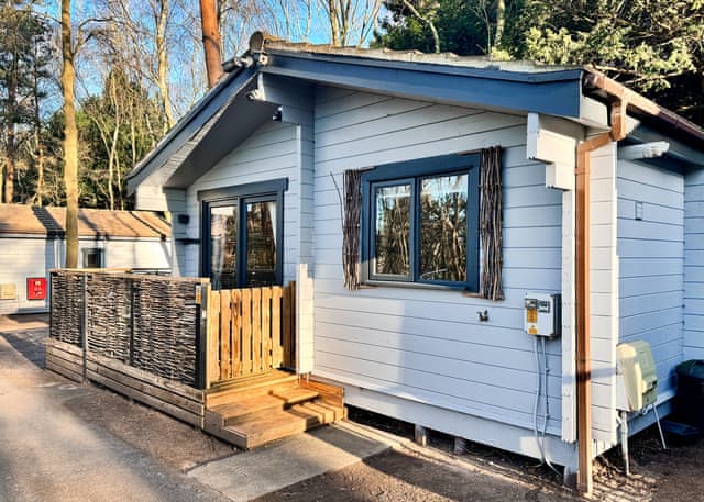 Sherwood Woodlander Hot Tub - Sherwood Castle Holiday Forest, Sherwood Forest, Rufford