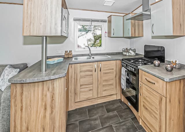6 Berth Luxury Caravan 3 Bed With Hot Tub Pet - St Helens Coastal Resort, Ryde