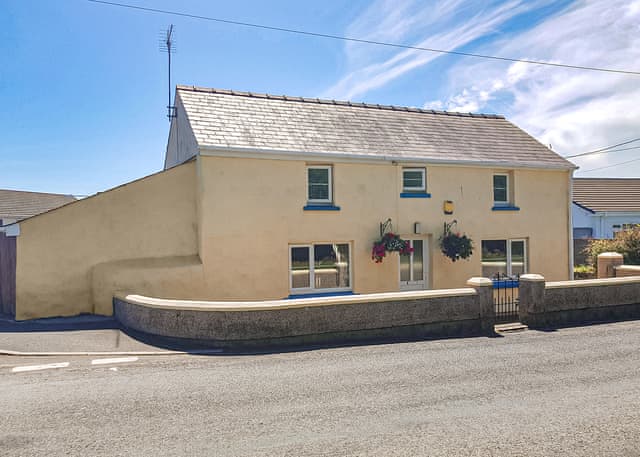 Valley Vineyard Vale - Sunnyvale Holiday Park, Saundersfoot