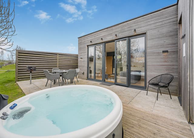 Woodland View Retreat - Swanborough Lakes Luxury Lodges, Lewes