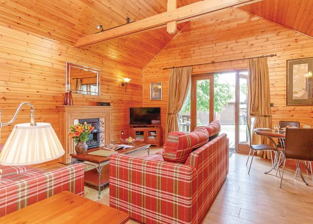 Cobbett Traditional Premier - Tilford Woods Lodge Retreat, Tilford, Farnham