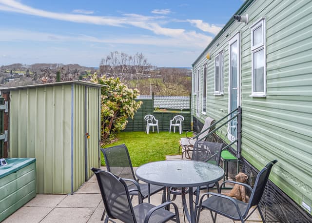 Madeira - Tan-Y-Fron Holiday Park, Dolgellau