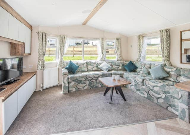 TR 2 Bed Gold Caravan Pet - Trelawne Manor, Looe