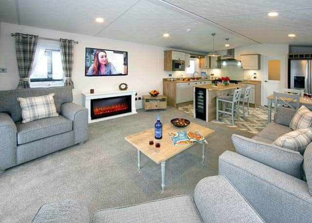 2 Bedroom Platinum Plus Caravan Exclusive - Trelawne Manor, Looe