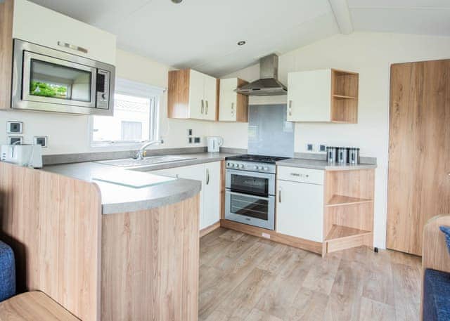 TR 2 Bed Bronze Caravan (Pet) - Trelawne Manor, Looe