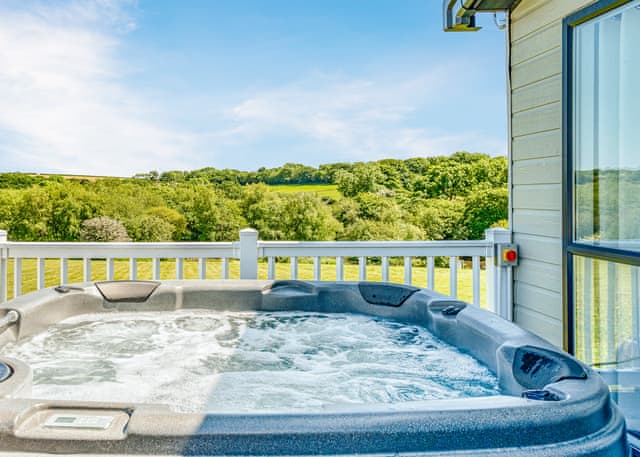 Jasmine Lodge 3 - Meadow Lakes Holiday Park, Nr St Austell