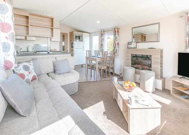 Hideaway Retreat 3 Bed with Decking - Trelay Hideaway Holiday Park, Pelynt, near Looe and Polperro