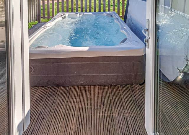 Signature Spa Six Pet - Cherry Bird Country Park, Newbury