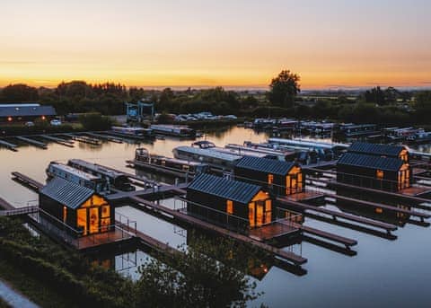 Tattenhall Marina, Tattenhall