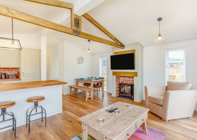 Caledonia Lodge VIP - Loch Ness Lodge Retreat, Fort Augustus