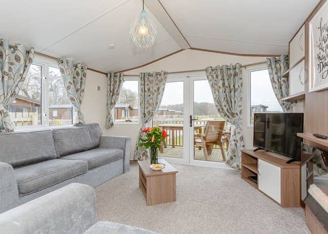 Alder Waterside Spa (Pet) - Woodland Lakes, Carlton Miniott, Thirsk