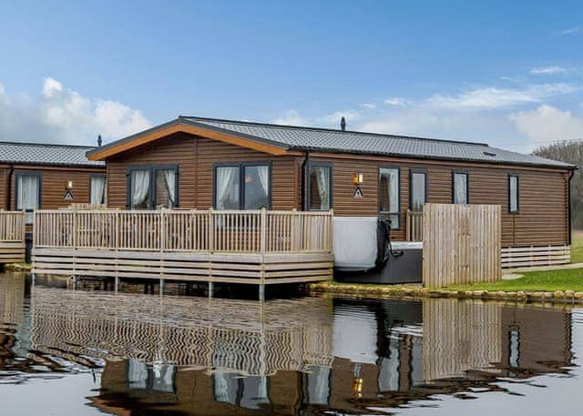 Larch Waterside Spa (Pet) - Woodland Lakes, Carlton Miniott, Thirsk