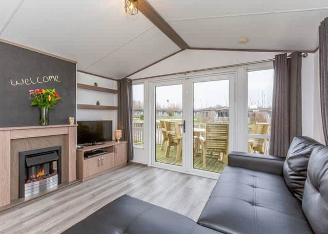 Spruce Waterside Spa (Pet) - Woodland Lakes, Carlton Miniott, Thirsk