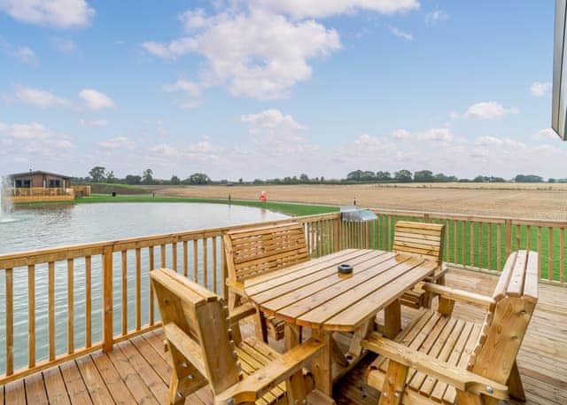 Spindle Spa (Pet) - Woodland Lakes, Carlton Miniott, Thirsk