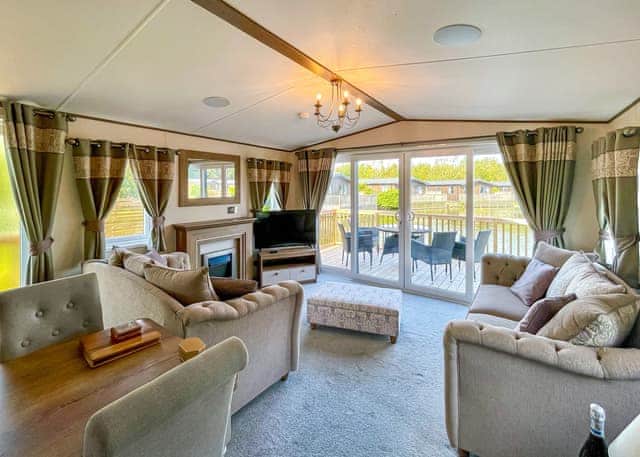 Acacia Waterside Spa - Woodland Lakes, Carlton Miniott, Thirsk