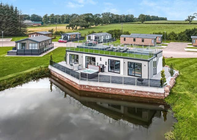 Quantum Lodge - Westlands Country Park, Annan