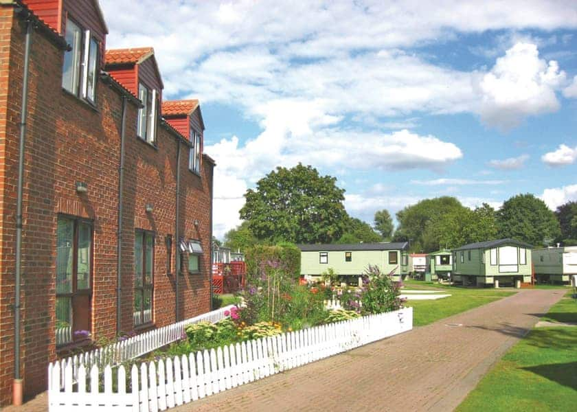 Weir Holiday Park In Stamford Bridge York Holiday Parks Book