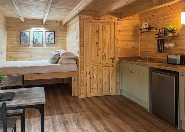 Woodland Cabin - Woodhall Country Park Lodges, Woodhall Spa