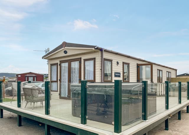 Platinum 4+2 with Hot Tub - Whitehouse Holiday Park, Towyn