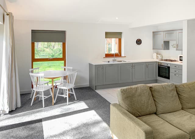 Woodview Lodge Hot Tub 4 - Woodland Waters, Ancaster