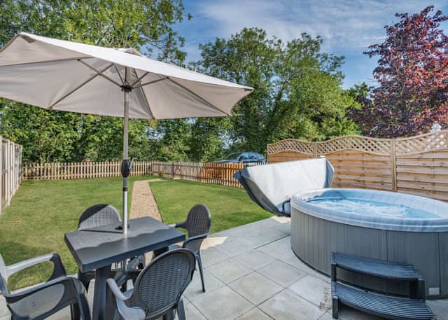 Squirrel Cottage - Yaxham Waters, Yaxham, Dereham