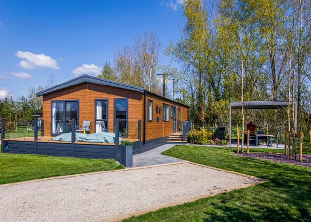 The WhiteswanHot Tub (Pet) - Yorkshire Spa Retreat, York