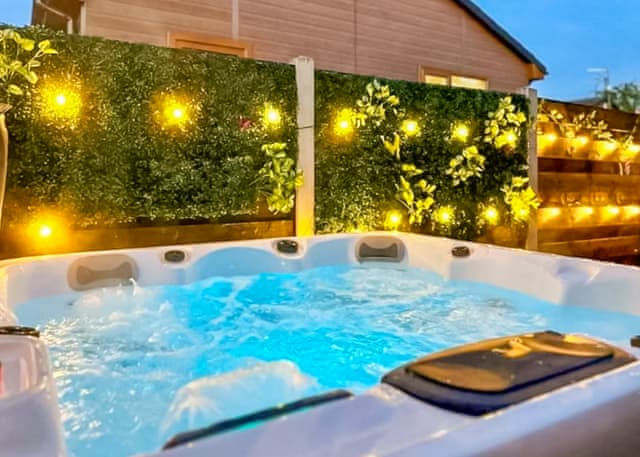 Vale of York Cabins - Vale of York Country Park, Strensall, near York