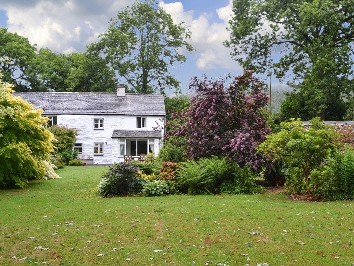 Sunny Beck Ref Uk1326 In Low Nibthwaite Near Coniston Cumbria