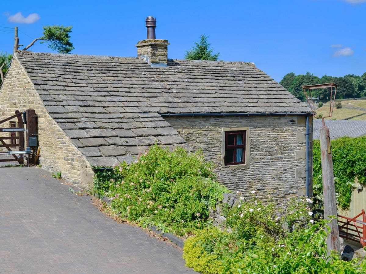 Benchmark Cottage Ref Cc212149 In Haworth Yorkshire