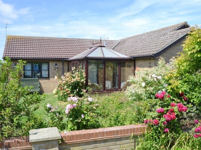 Rothiemay Ref 19890 In Walcott Norfolk Cottages Com