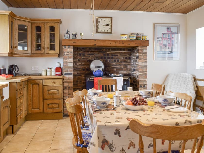 Farmhouse style kitchen with dining area | South House, Lathones, near St Andrews